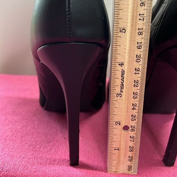 Shoe Dazzle Tall Heel Ankle Boot WhooHoo Size 9.5 - Picture 6 of 9